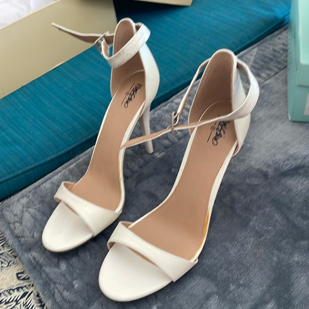 Massimo white 4” heels